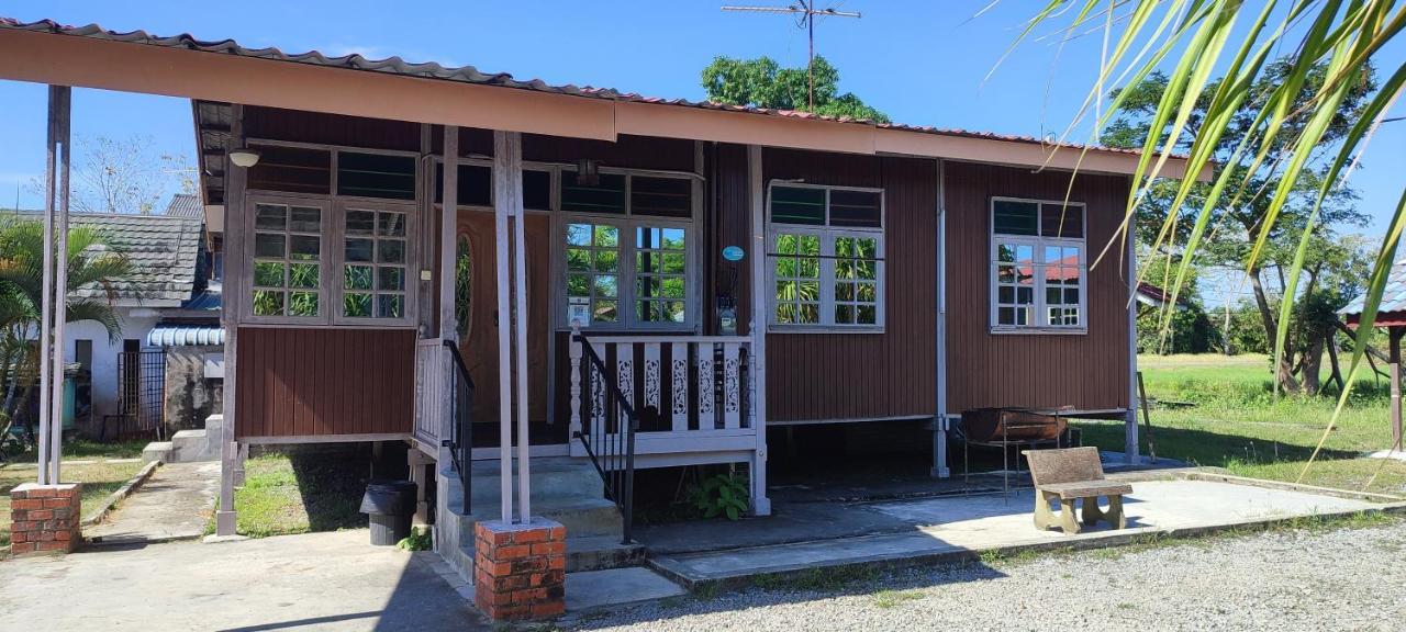 Tamteh Homestay Ayer Hitam Dış mekan fotoğraf
